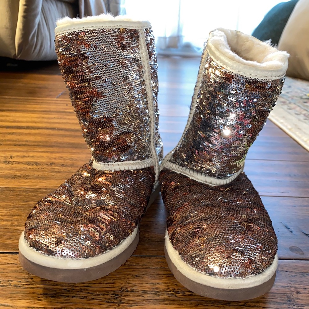Champagne sequin Uggs